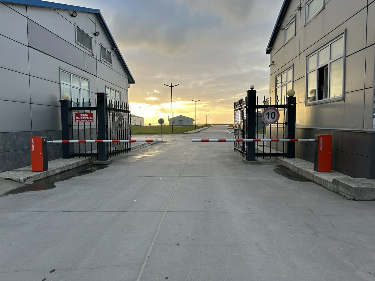 Шлагбаумы, антивандальные шлагбаумы, откатные ворота.